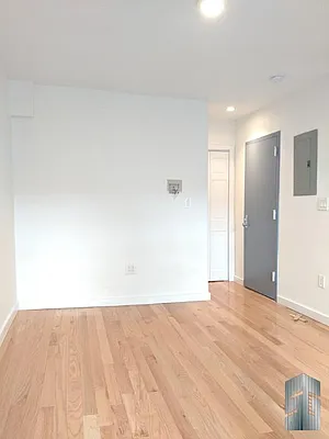 Rented by Skyline Group Real Estate | media 22