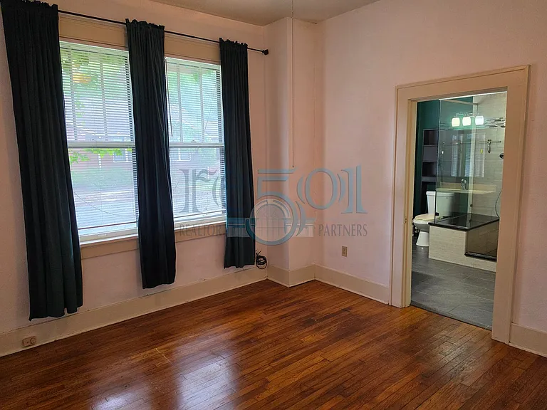 301 W 5th St — Photo 19