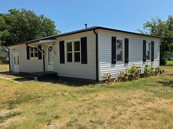 524 W 1st St, Stroud, OK 74079