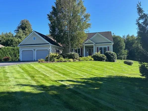 19 Cabot Lane, Bedford, NH 03110