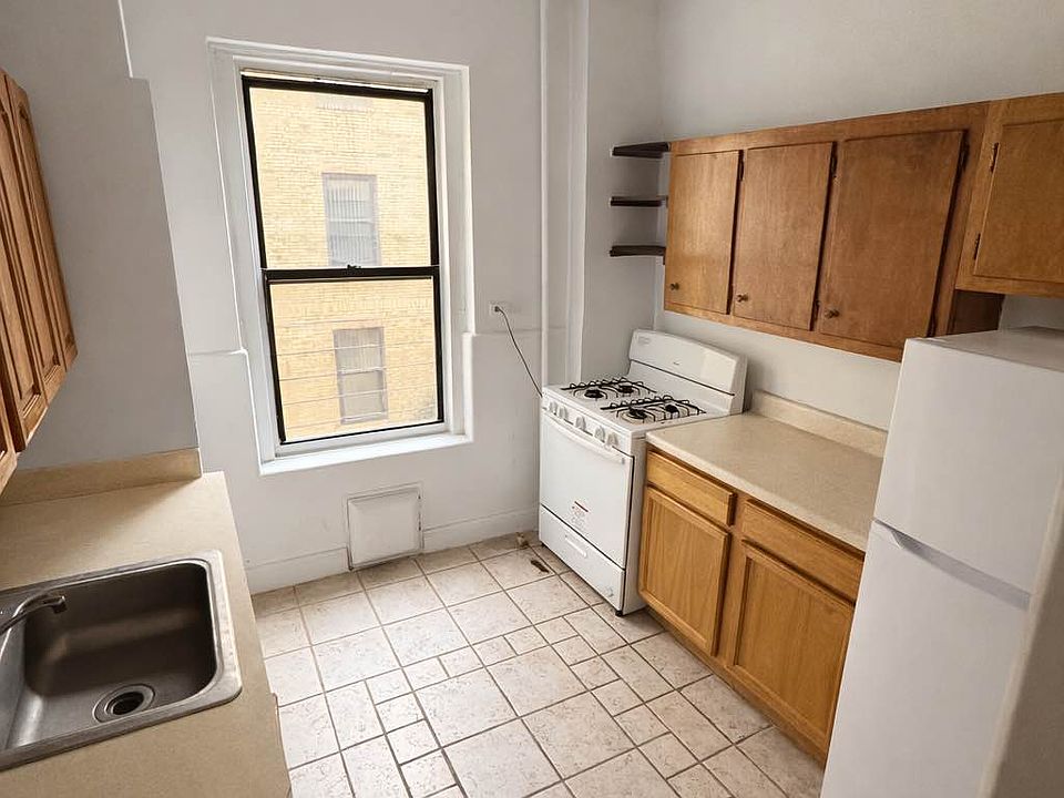 2nd image of 119-20 Union Tpke #E2b1
