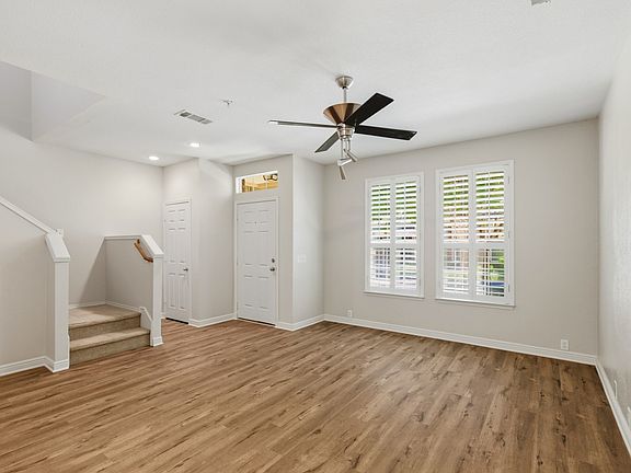 5th image of 2209 Stoneleigh Pl