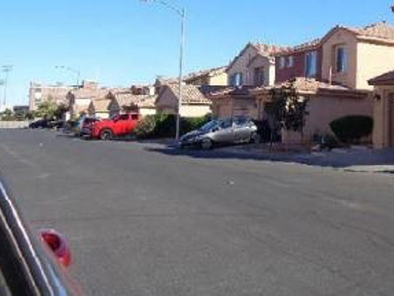 Exterior Neighborhood (street photo)