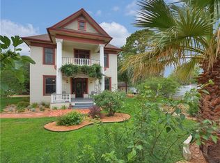 1001 Magnolia Ave, Lockhart, TX 78644