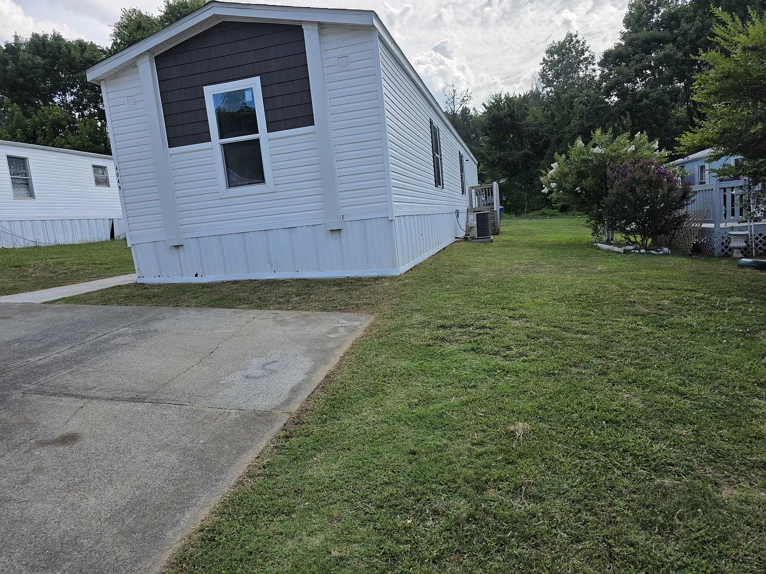 Bloomfield Estates — Photo 2
