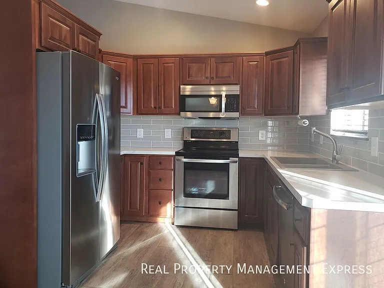 4600 S Wassom Ave — Photo 2