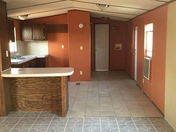 4th image of 15548 Marvin Ln