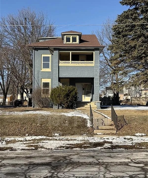 406 E Prospect Ter