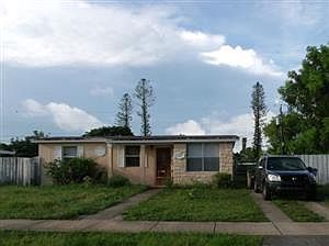 1st image of 266 NE 42nd Ct