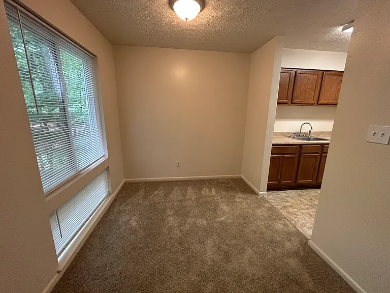 Huntingwood Apartments — Photo 23
