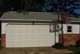 5th image of 901 E 346th St