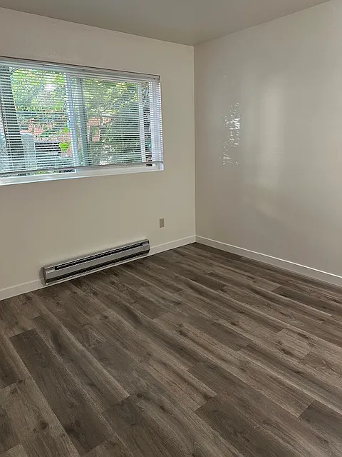 5028 11th Ave NE — Photo 3