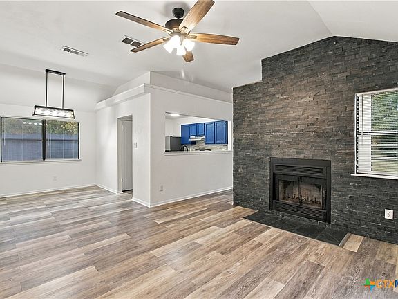 5th image of 1904 Dickens Dr