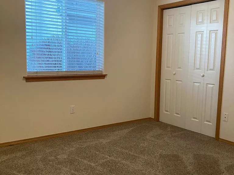 142 Berkshire Ln — Photo 19