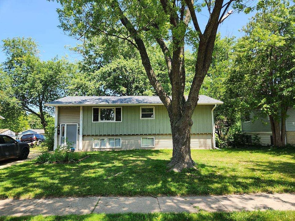 It's the lower level of this 2 unit townhouse.