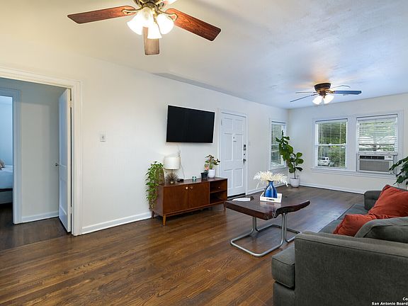 5th image of 607 W HUISACHE AVE