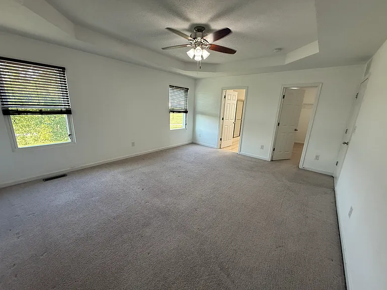 2413 Shadow Bend Dr — Photo 15