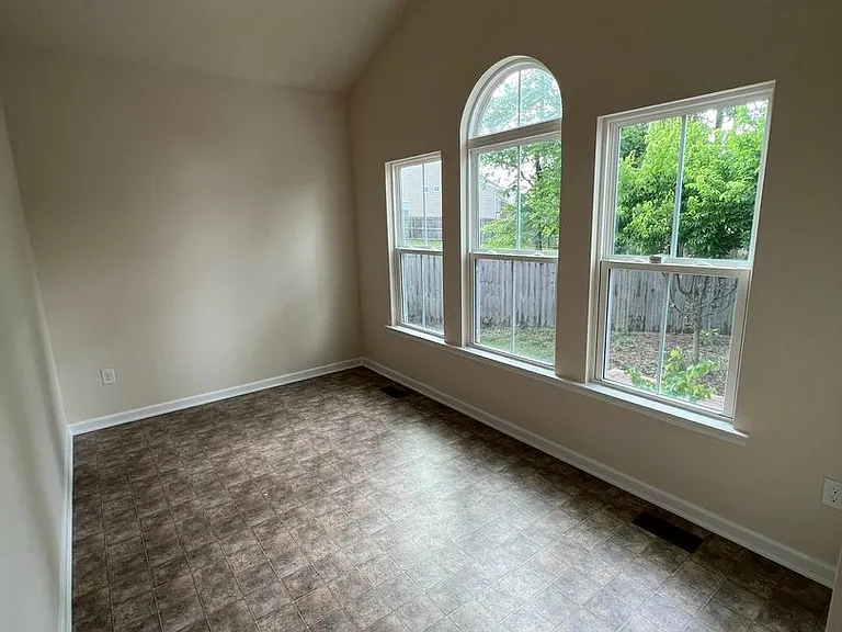 965 Eagle Pl N — Photo 22