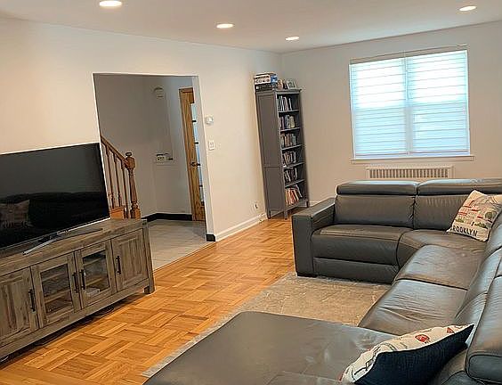 2nd image of 6742 Harrow St