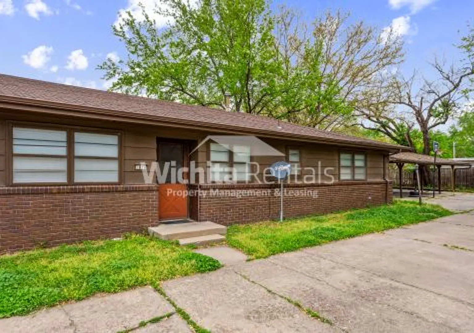 Large 2 bedroom 2 bath duplex — Photo 2