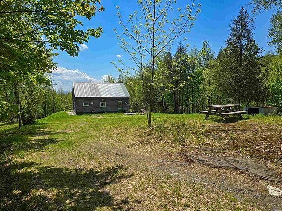2nd image of 990 Daniels West Road