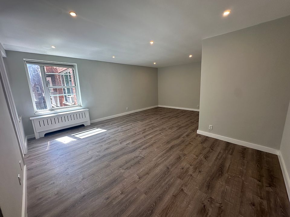1st image of 555 Broadway APT 1I