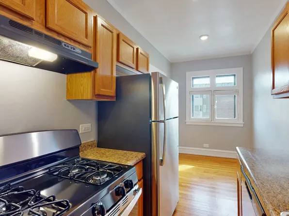 165 S. Oak Park Ave., 165 S Oak Park Ave #15, Oak Park, IL 60302