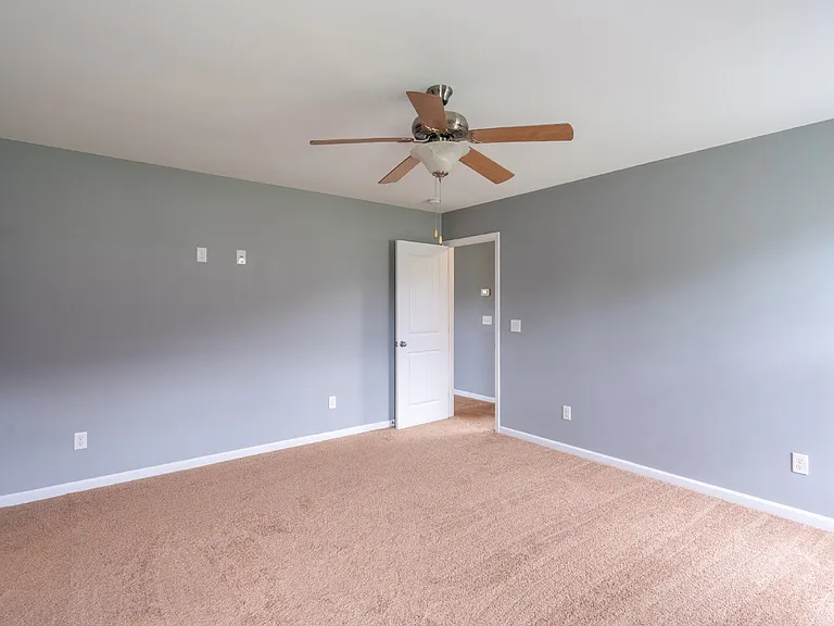 2860 Foxcroft Cir — Photo 19