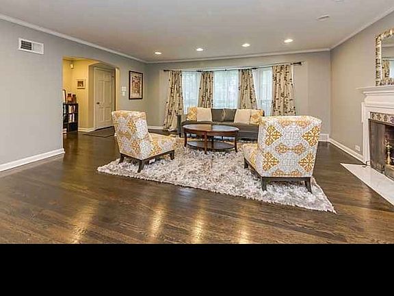 4th image of 9040 Karlov Ave