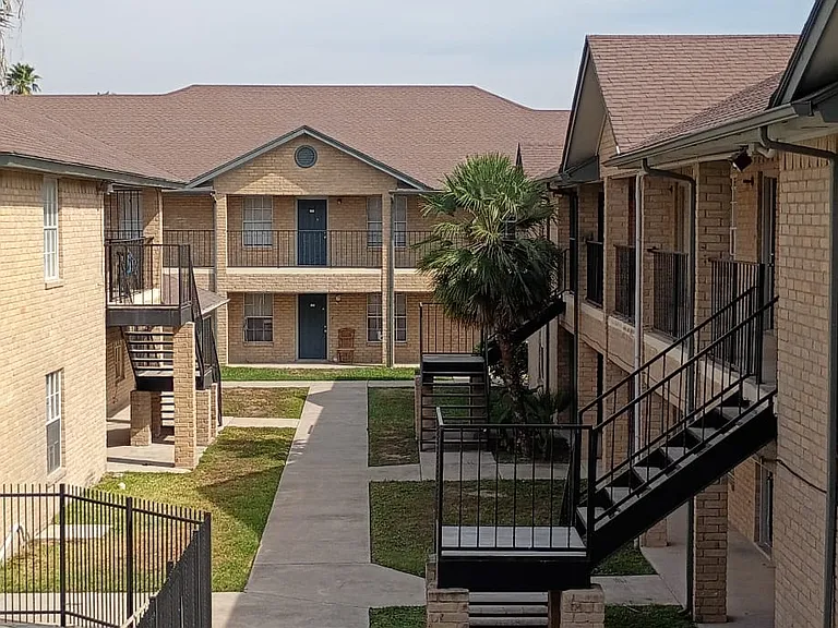 Dove Cove Apartments — Photo 7