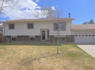 709 Phoenix Dr, Cheyenne, WY 82001