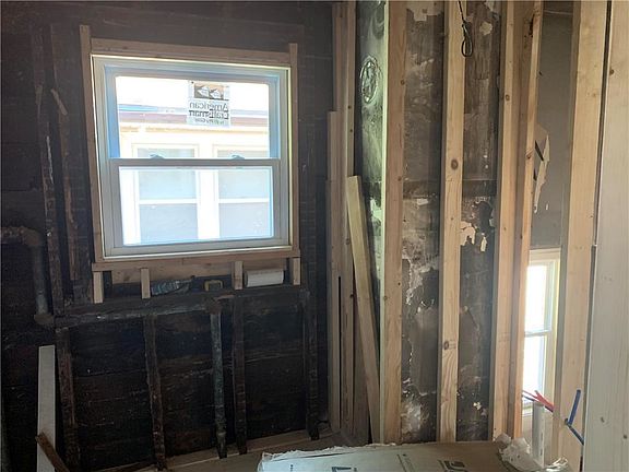 4th image of 1103 Lowell Ave