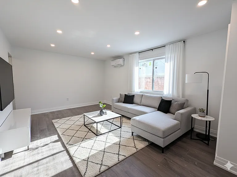 184 Ottawa St S #3 — Photo 7