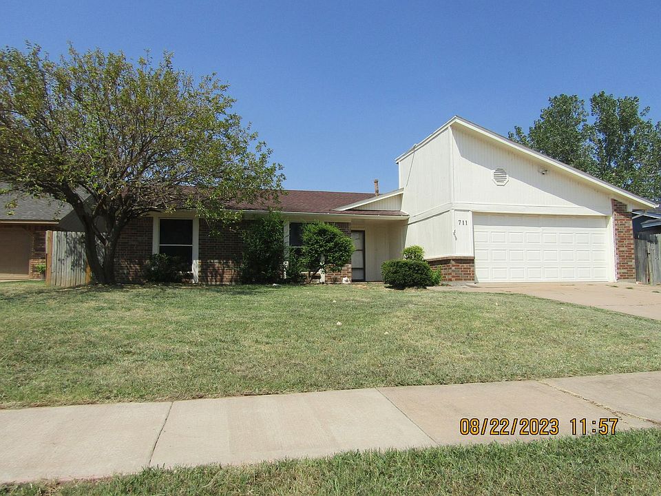 1st image of 711 SW Englewood Dr