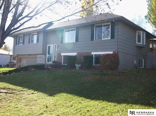 13559 W Cir, Omaha, NE 68137