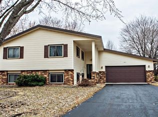 1981 Timber Wolf Trl N, Eagan, MN 55122