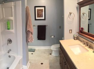 41 Oswego St APT 210, Baldwinsville, NY 13027