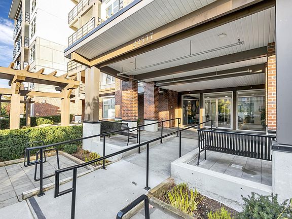 3rd image of 22577 Royal Cres #508
