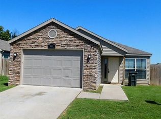 819 Cascade Cir, Springdale, AR 72764