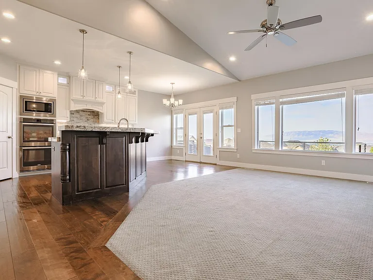10431 Avondale Dr — Photo 3