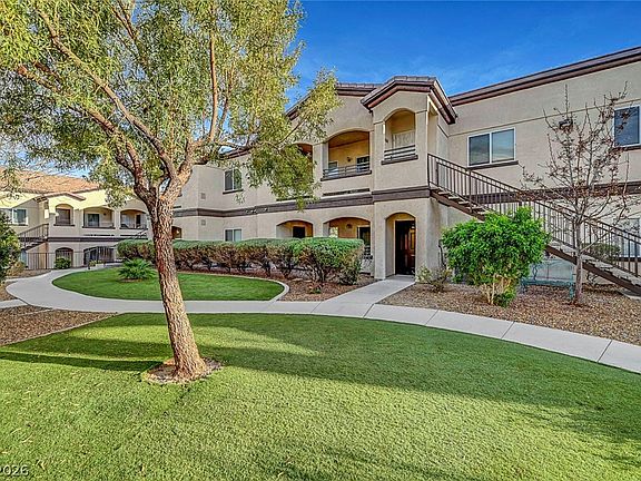 4th image of 2291 W Horizon Ridge Pkwy Unit 5129