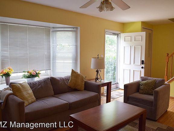5th image of 212 Lake Village Dr #1