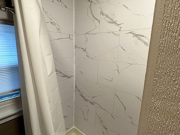 2nd image of 203 Wisconsin St #203