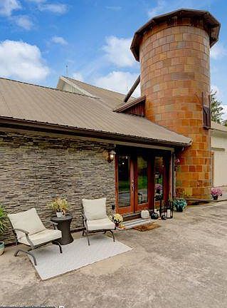 3rd image of 2106 Northway Rd