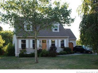 43 Millstone Rd W, Waterford, CT 06385