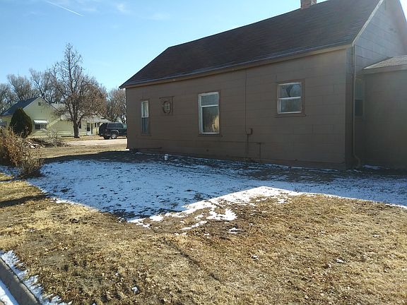 3rd image of 202 S Churchill St