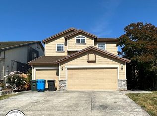 8020 Mammoth Dr, Rohnert Park, CA 94928