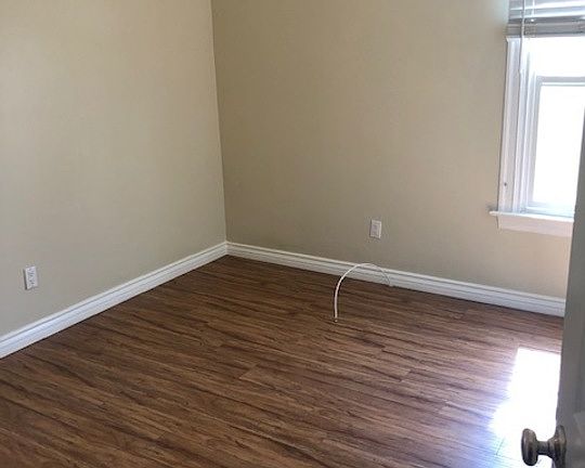 4th image of 1126 S Mariposa Ave