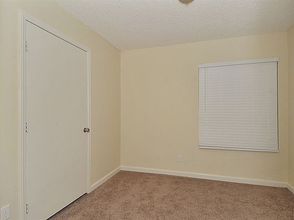 4th image of 25314 Renoir Ave