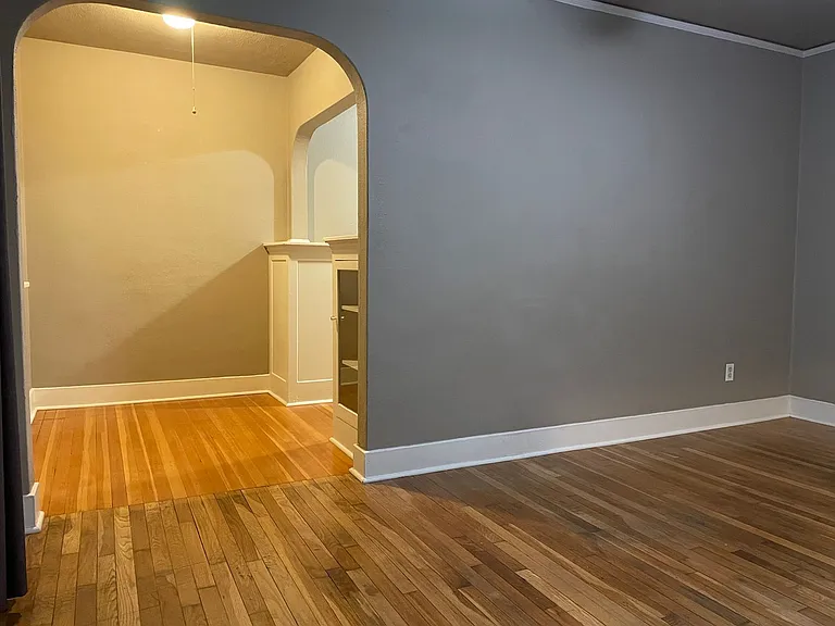 Beverly Court — Photo 11